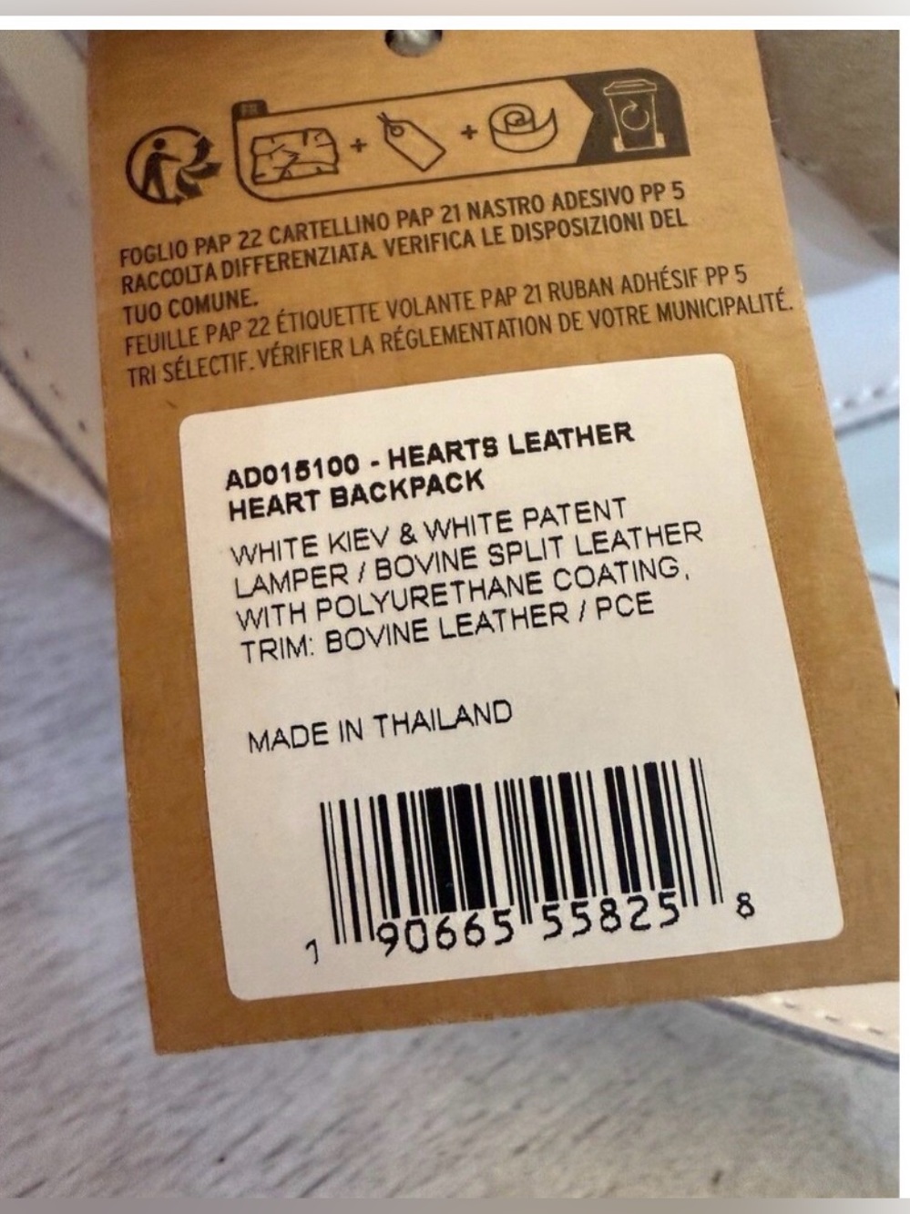 NWT DR.MARTENS WHITE LEATHER HEART SHAPE BACKPACK - Picture 15 of 16